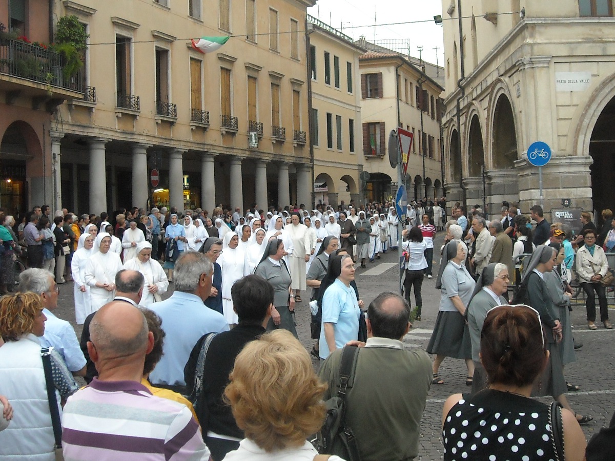 06_eventi/08-47_istituti_femminili.jpg